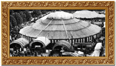 Il tendone del circo negli anni '30, appena diventato Circo Nazionale Italiano proclamato dal re d'Italia Il tendone del circo negli anni '30, appena diventato Circo Nazionale Italiano proclamato dal re d'Italia